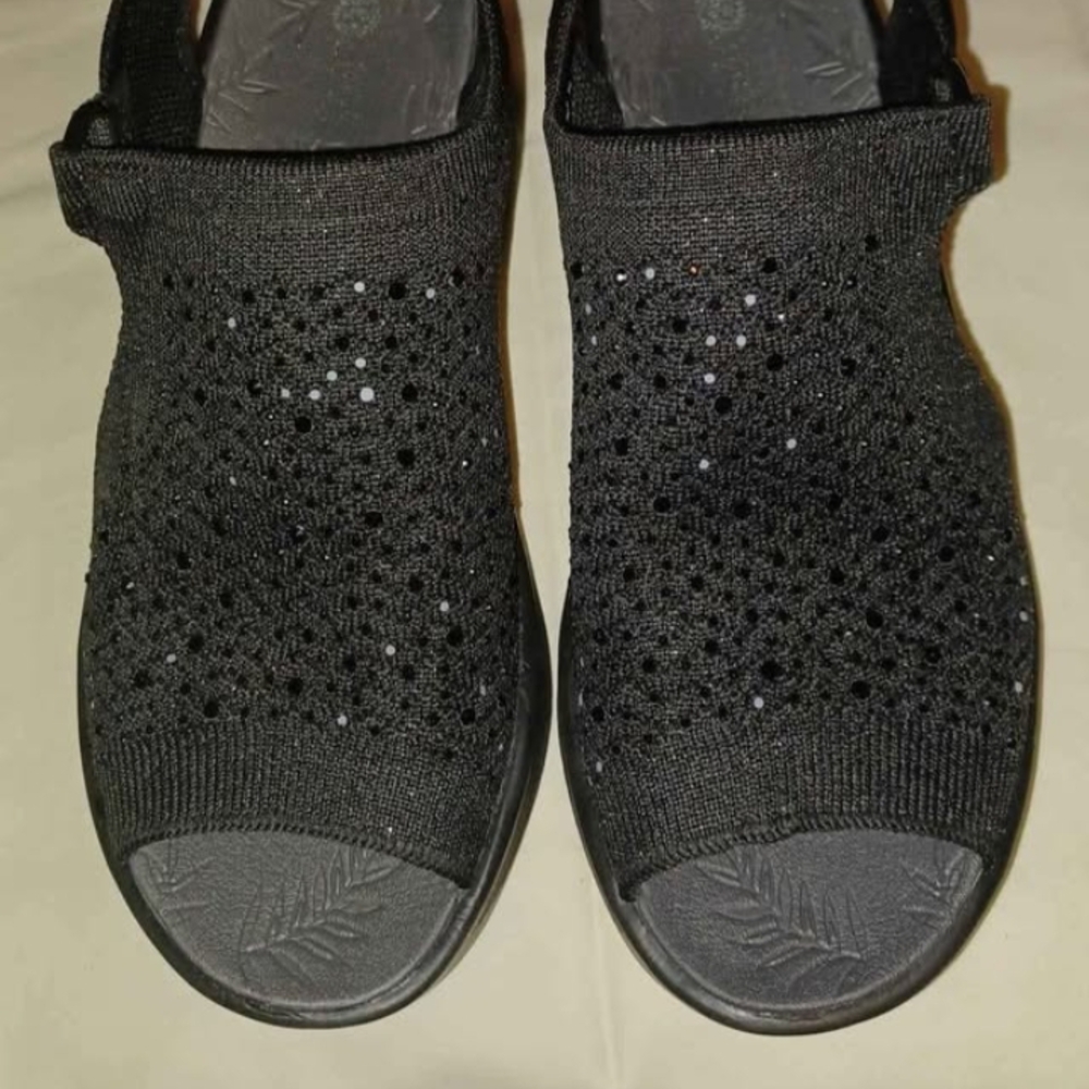 Bzees Black Sandals Slip-On Comfort Wedge 7.5M